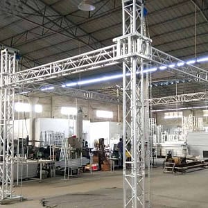 أوناش يدوية (Tower Lifts) ارتفاع 5.5 متر (تحمل 200 كجم) 1 متر